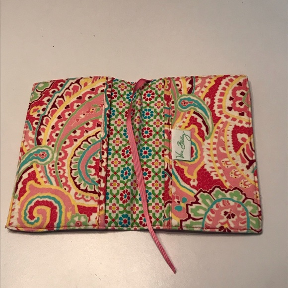 Preowned Vera Bradley soft back book cover. - Picture 2 of 3